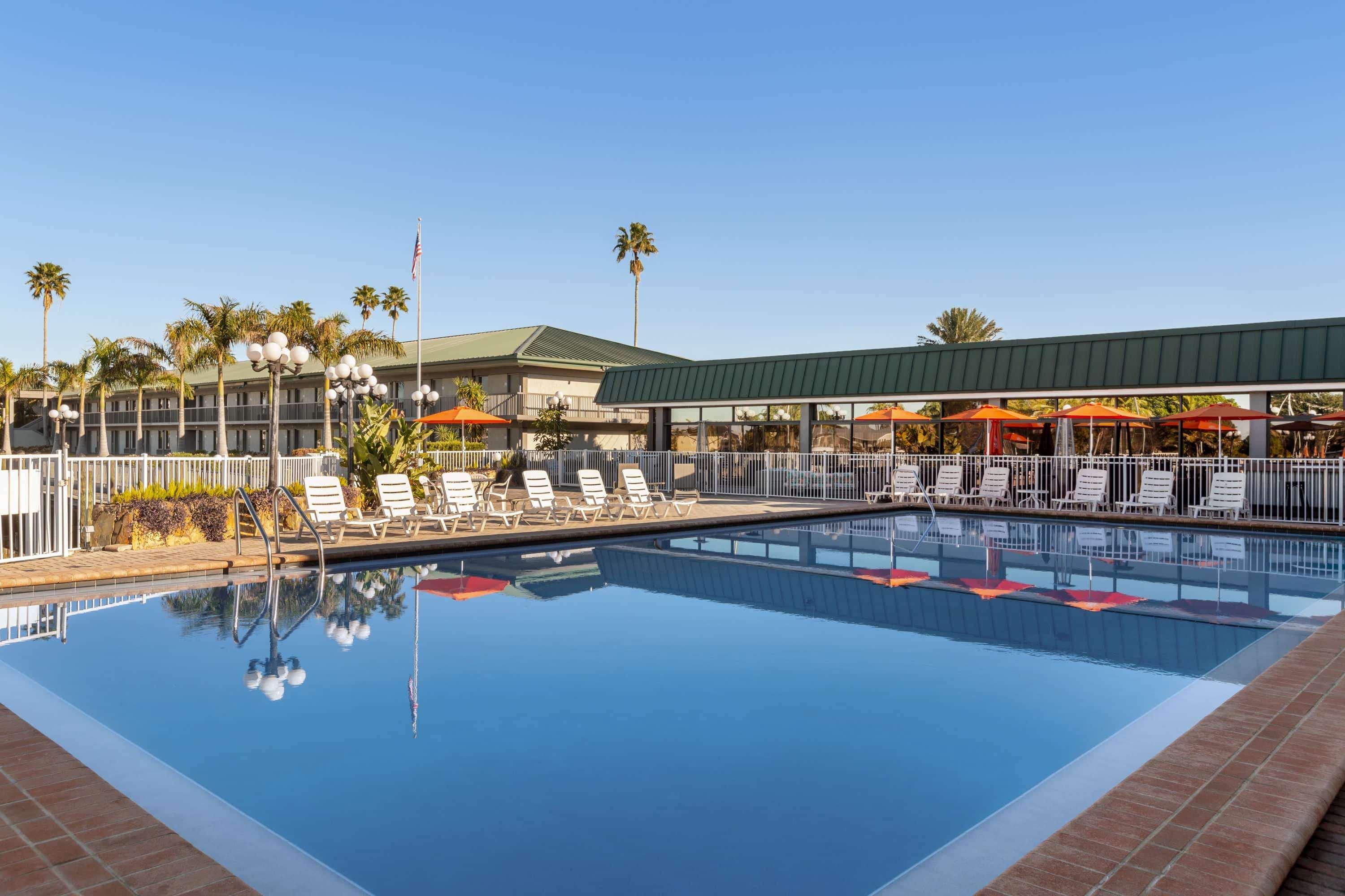 Hotel Ramada By Wyndham Sarasota Waterfront South Bradenton Exterior foto