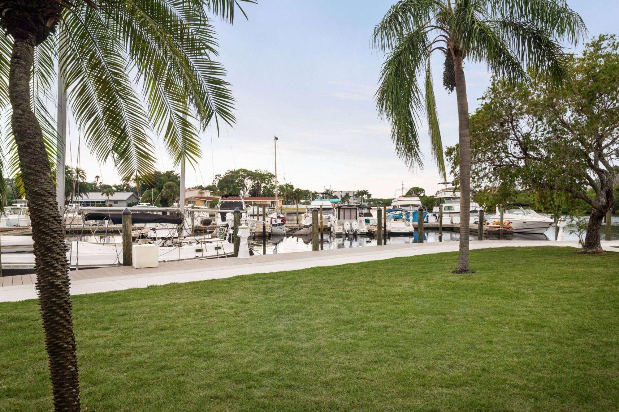 Hotel Ramada By Wyndham Sarasota Waterfront South Bradenton Exterior foto