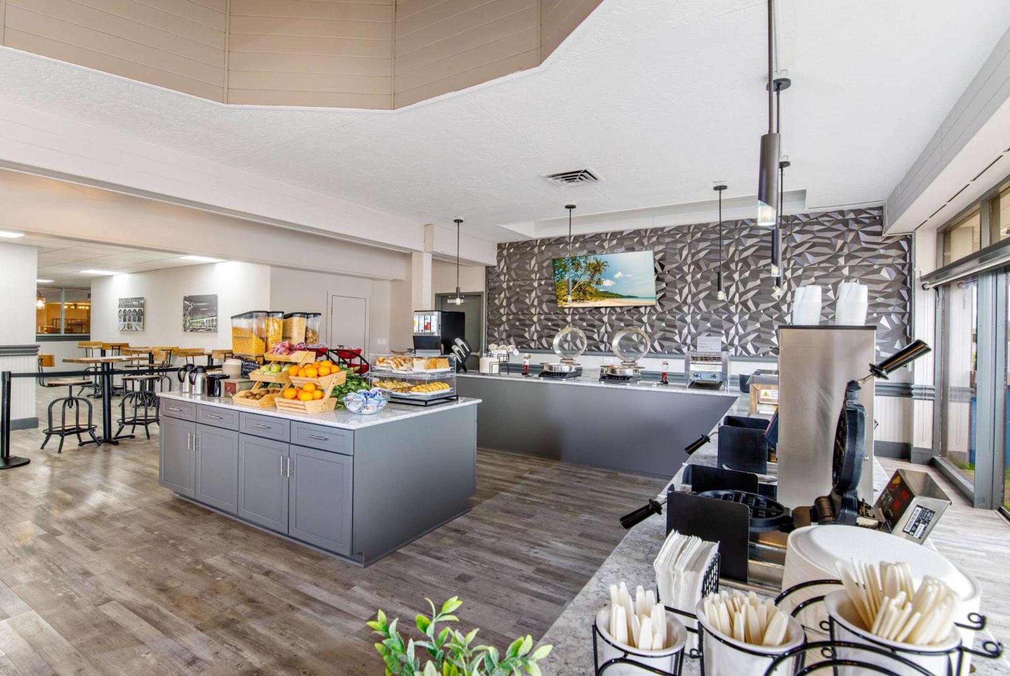 Hotel Ramada By Wyndham Sarasota Waterfront South Bradenton Exterior foto